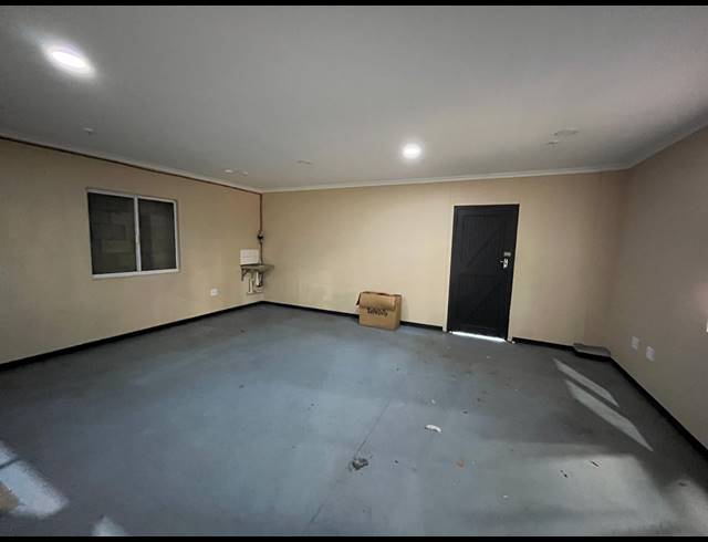 1,000M² WAREHOUSE TO LET IN SHAKAS HEAD